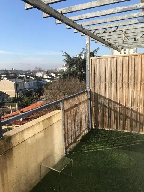 Flat Rue Anatole France in Cenon
