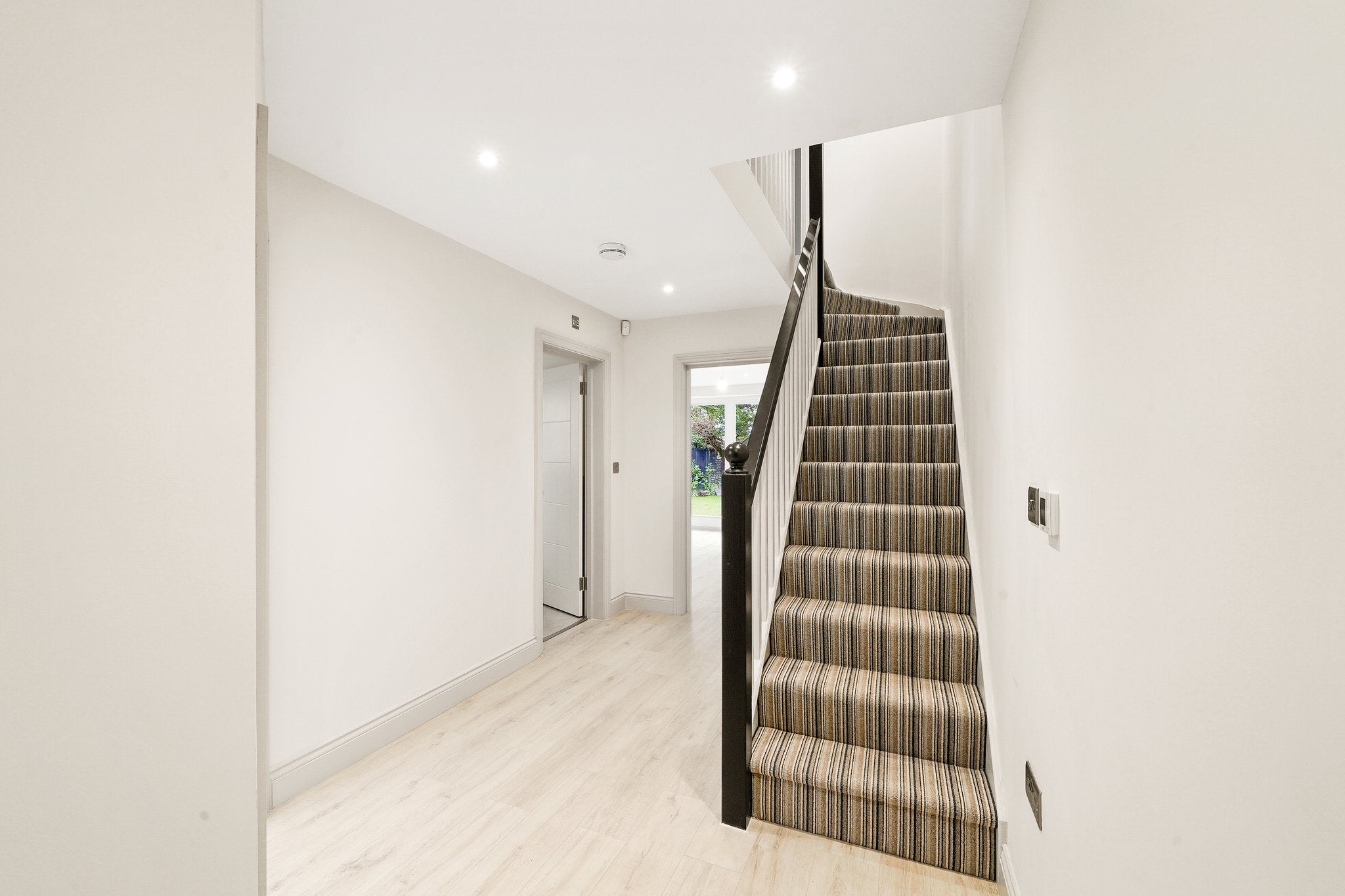 Flat Riefield Road in Greater London