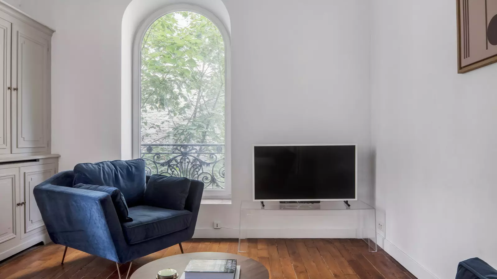 Flat Avenue Mozart in Paris