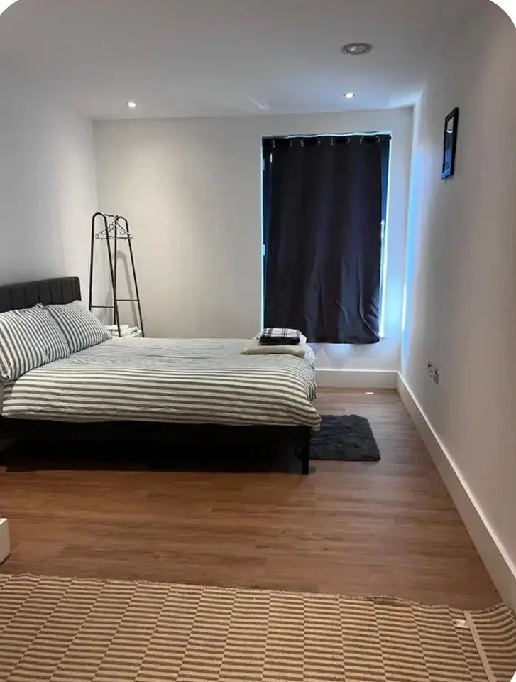 Flat Empire Way in Greater London