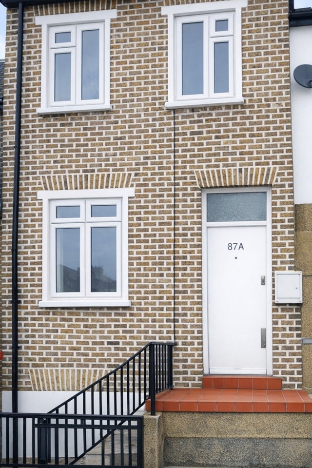 Flat Cherry Orchard Road in Greater London