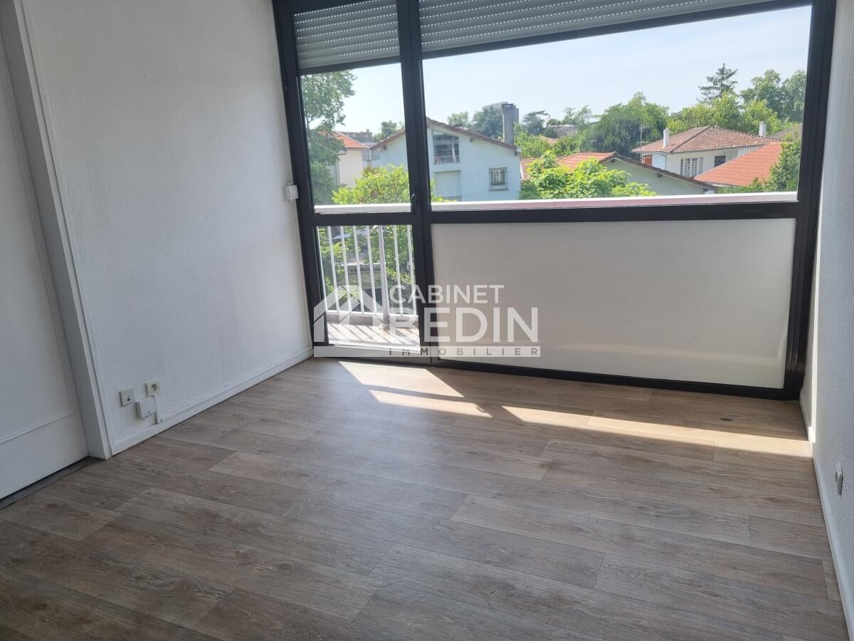 Flat Rue René Vache in Talence