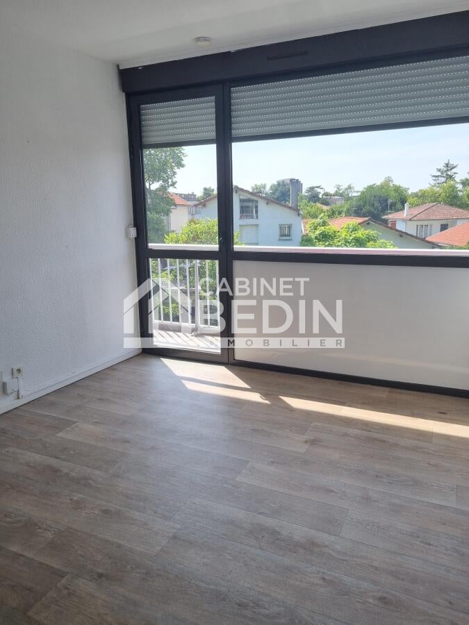 Flat Rue René Vache in Talence
