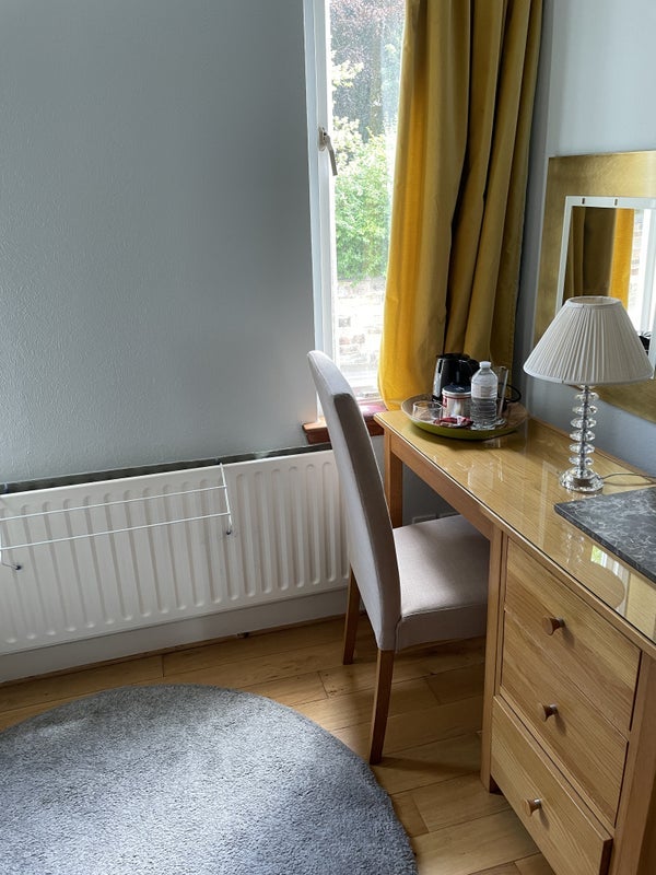 Room Colinton Road in City of Edinburgh
