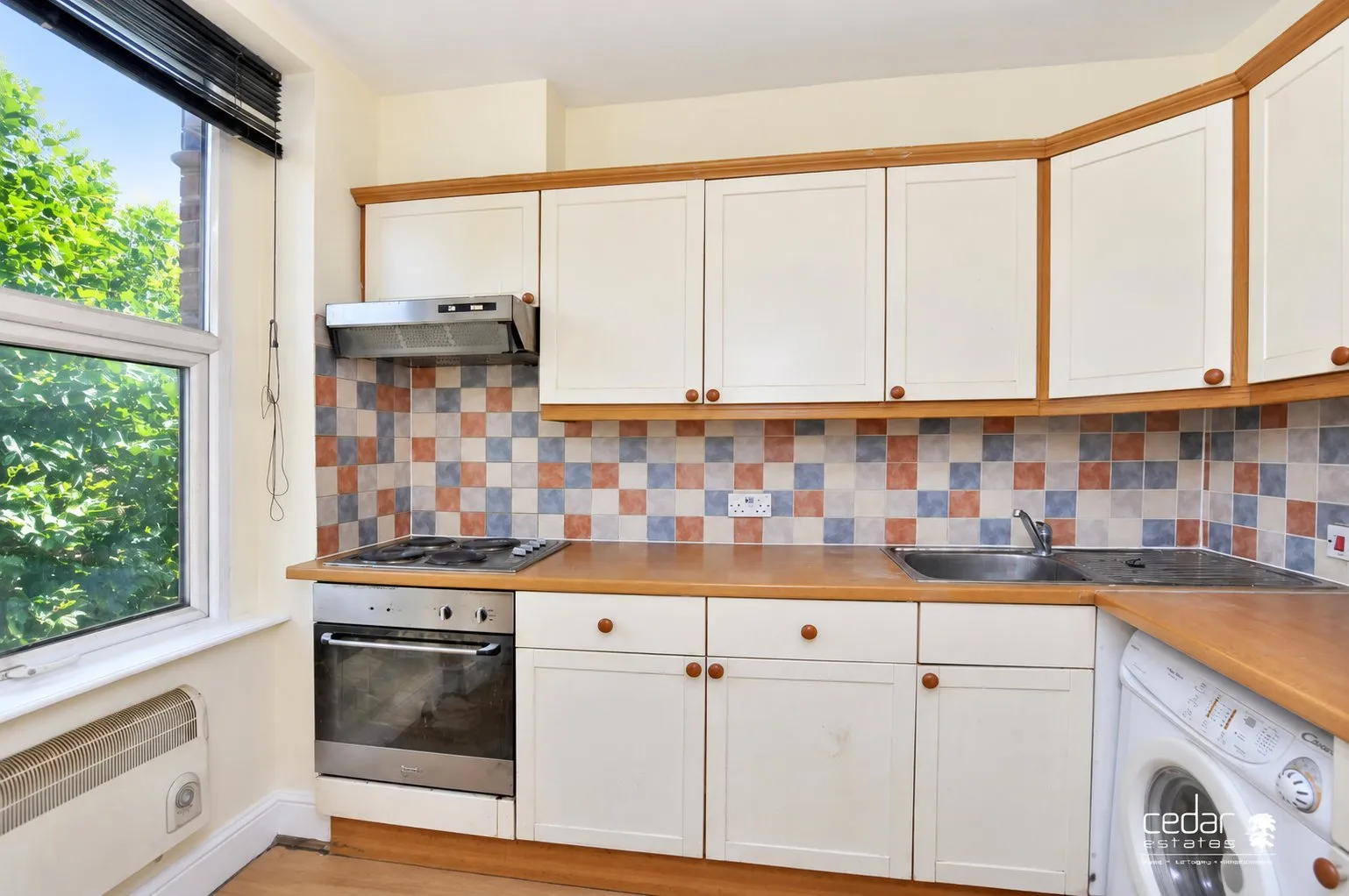 Flat Cricklewood Broadway in Greater London