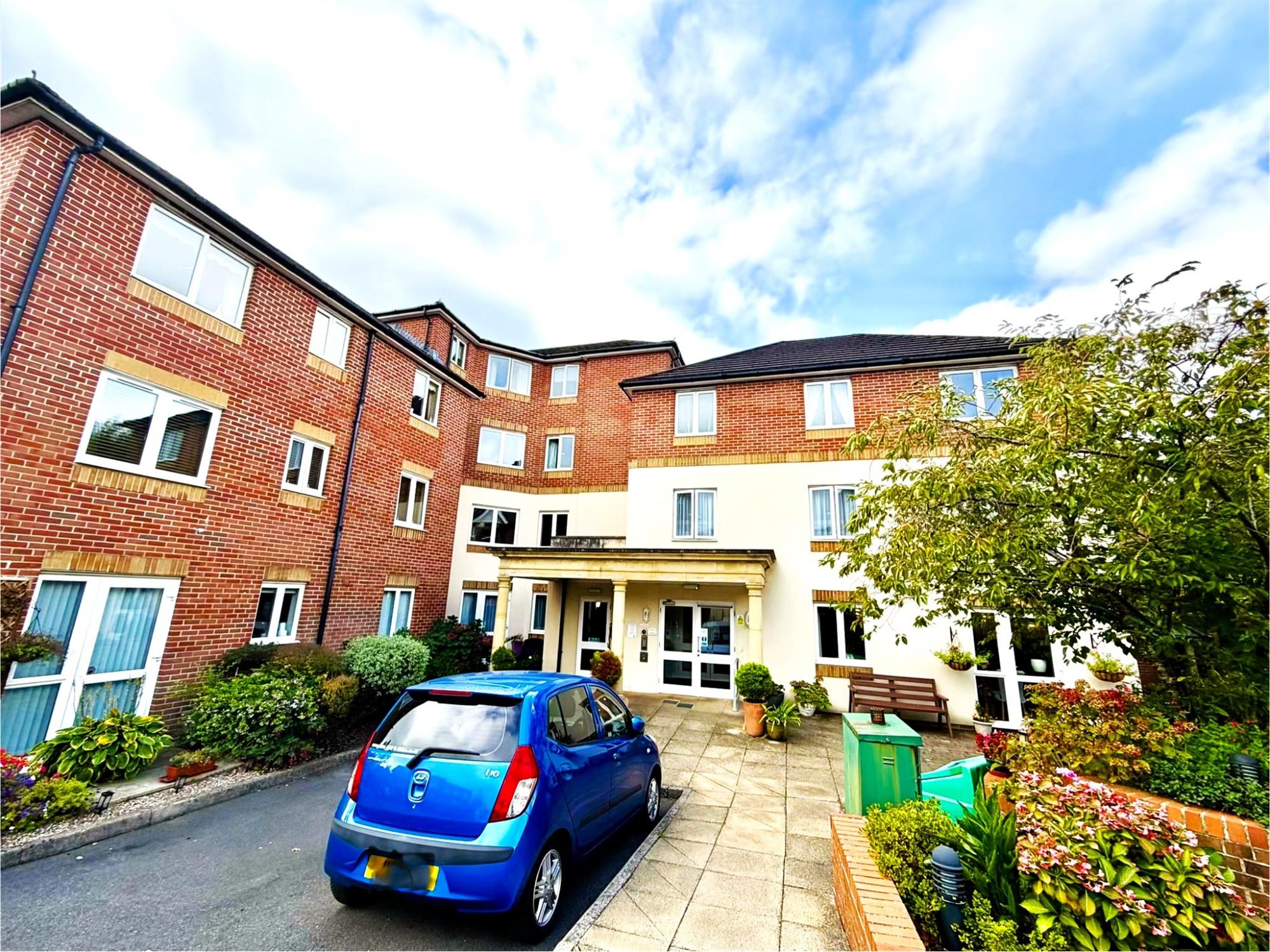 Flat Highfield Lane in Southampton