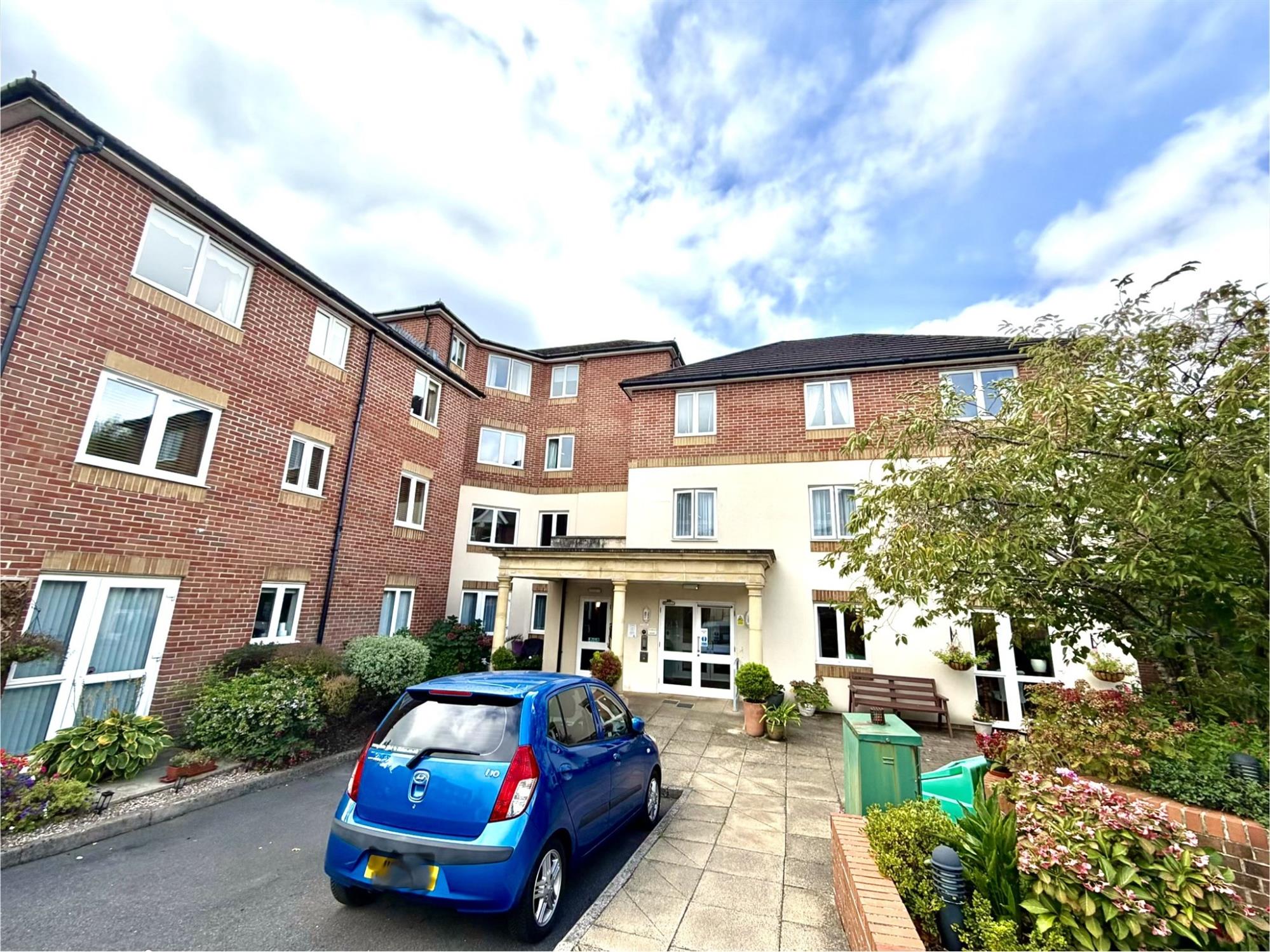 Flat Highfield Lane in Southampton