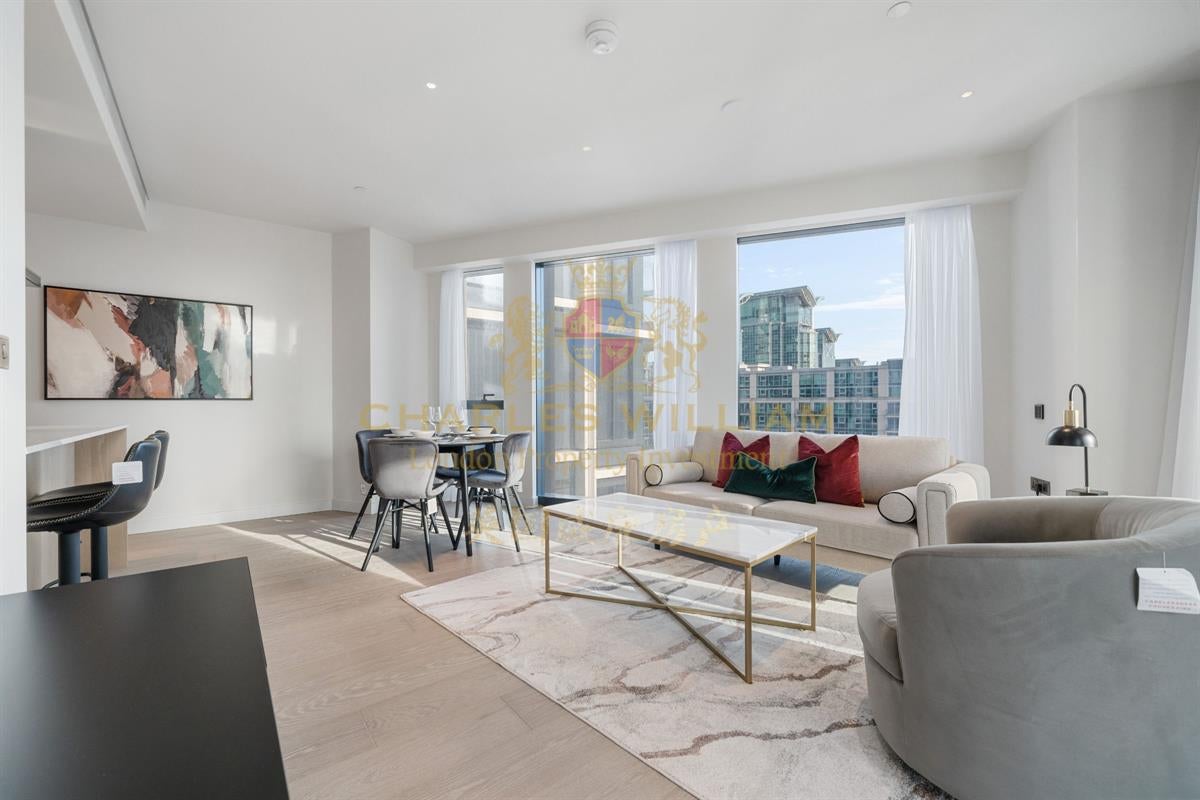 Flat Carnation Way in Greater London