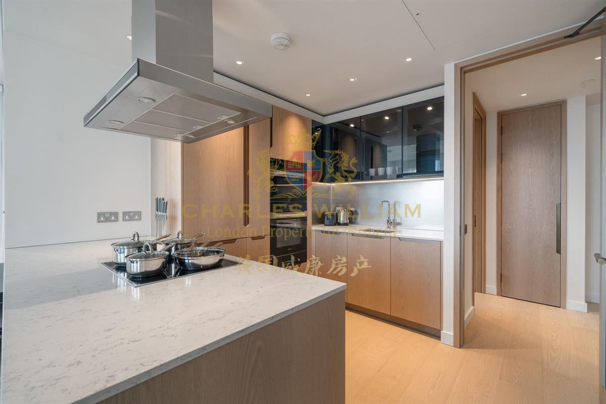 Flat Carnation Way in Greater London
