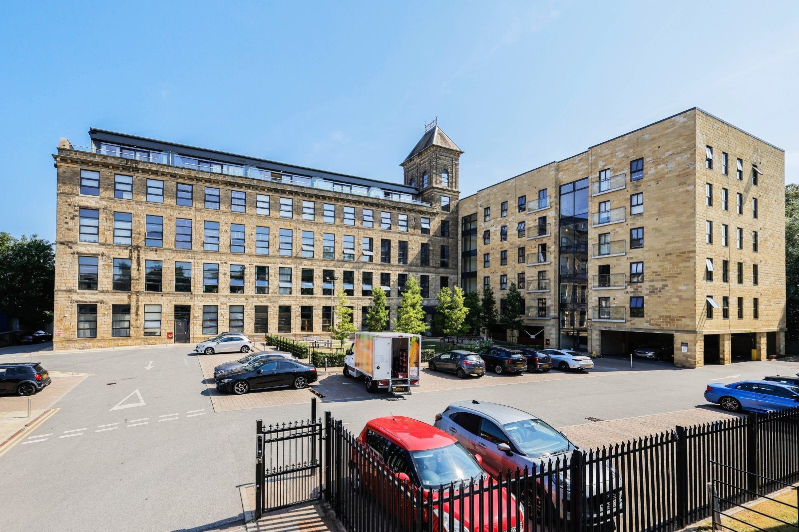 Flat Cornmill View in Leeds