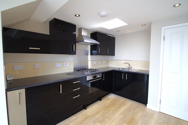 Flat Wellesley Road in London