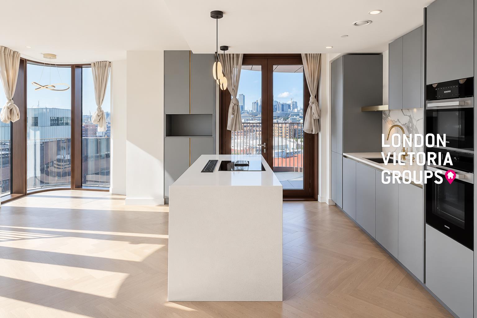 Flat Magellan Place in London