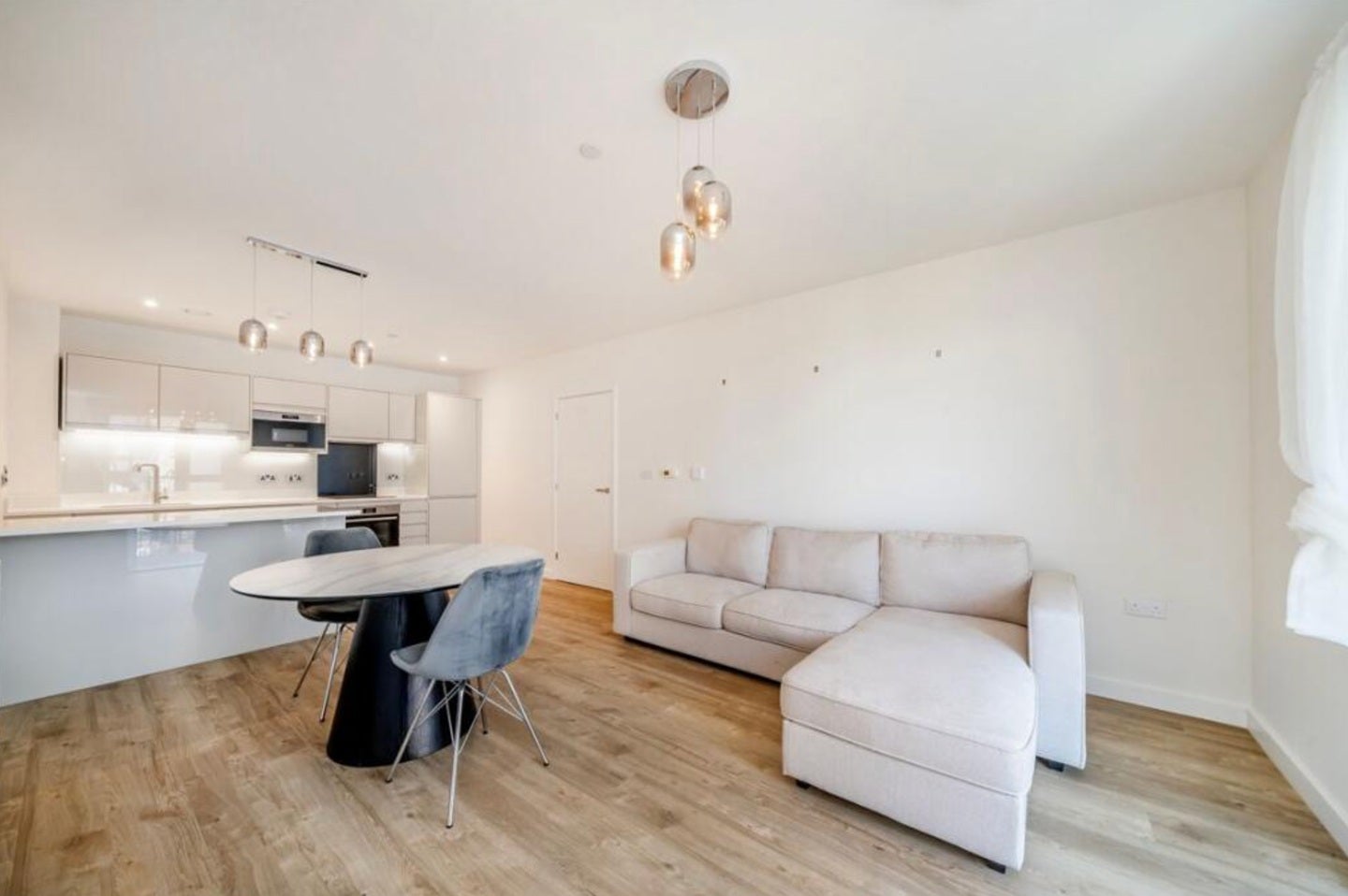 Flat North Woolwich Road in Greater London
