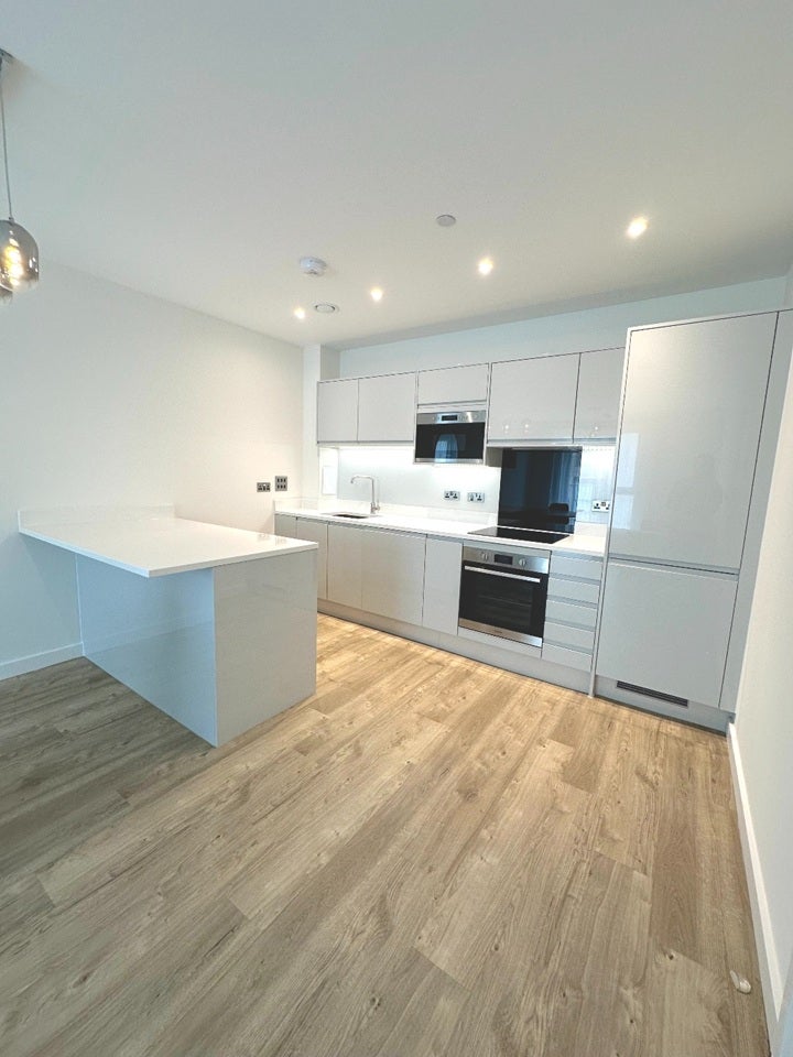 Flat North Woolwich Road in Greater London