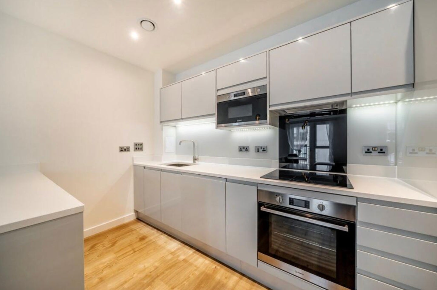 Flat North Woolwich Road in Greater London