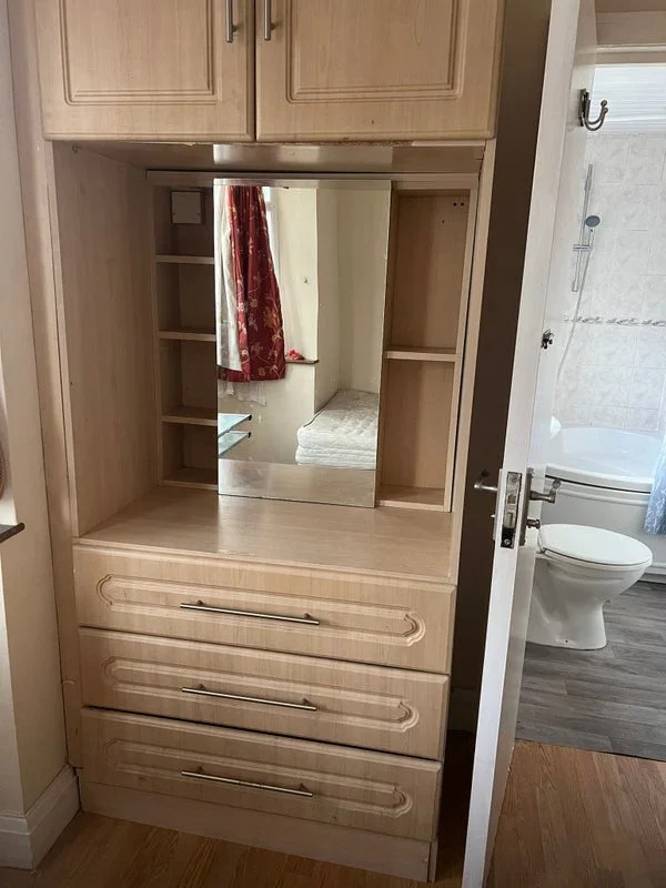 Room Martindale Road in Greater London