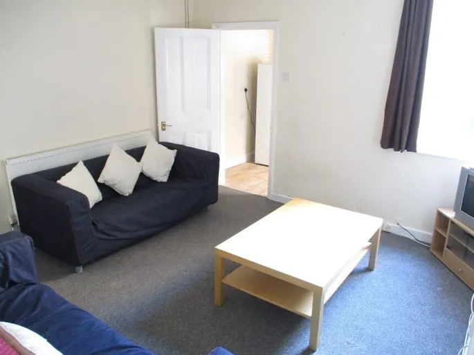 Room Wilkinson Avenue in Nottingham