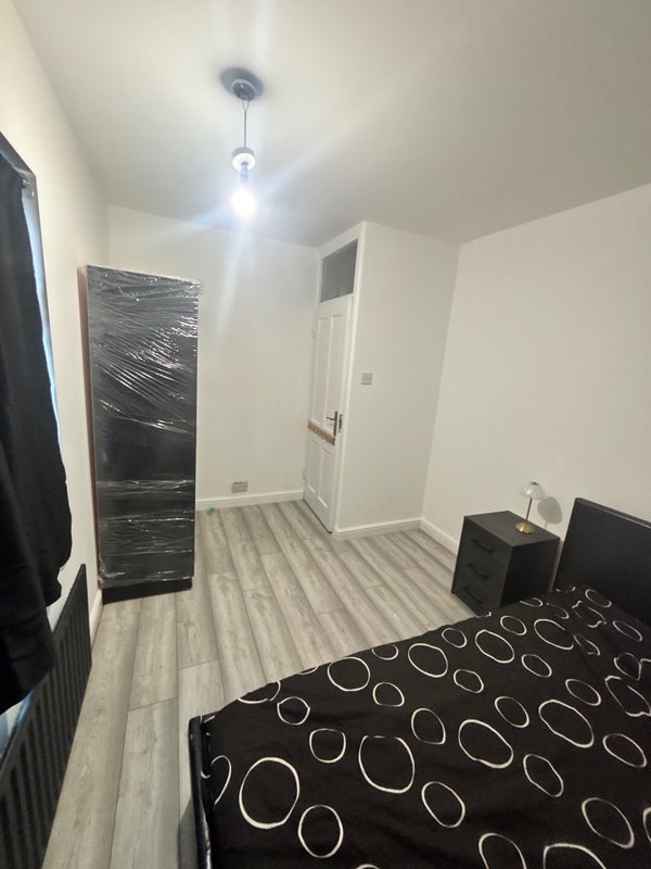Room Kitchener Road in Coventry