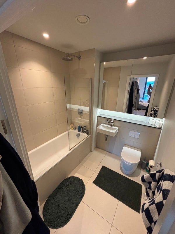 Room Aspin Lane in Manchester