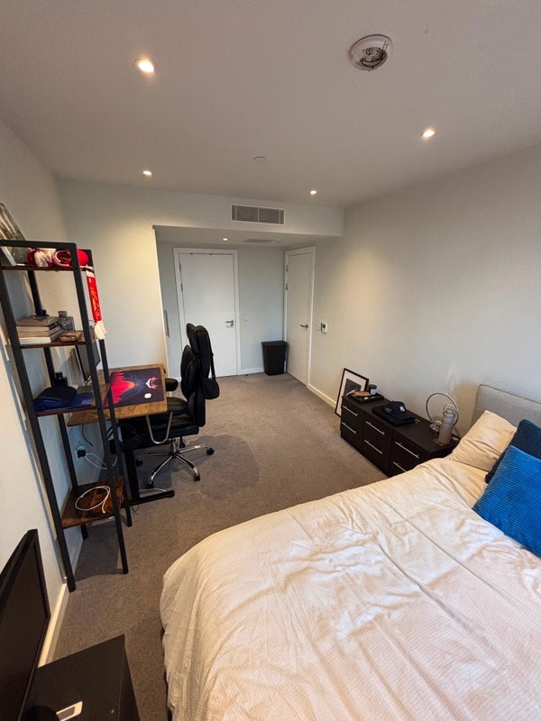 Room Aspin Lane in Manchester