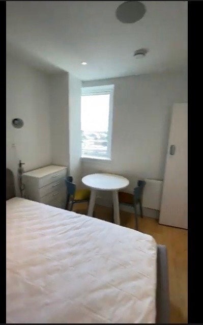 Room Olympic Way in Greater London