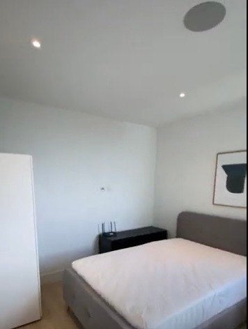 Room Olympic Way in Greater London