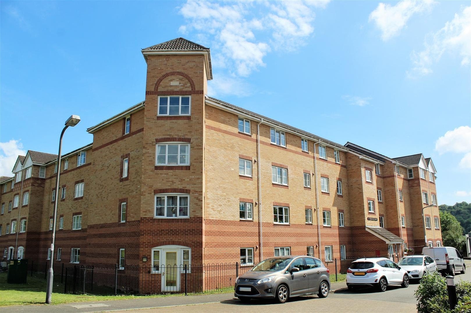 Flat Princes Gate in High Wycombe Community Board