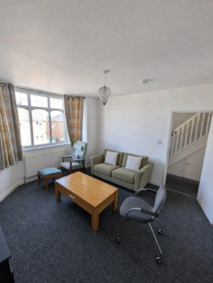 Room Baker Street in Luton