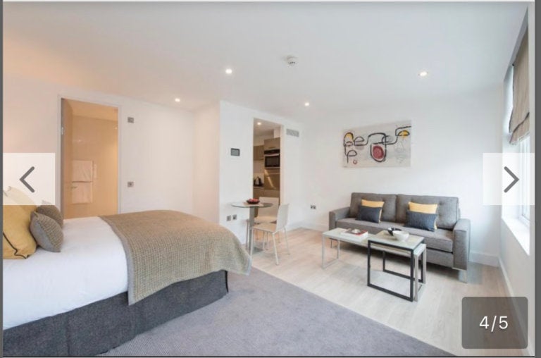 Flat Rosebery Avenue in Greater London
