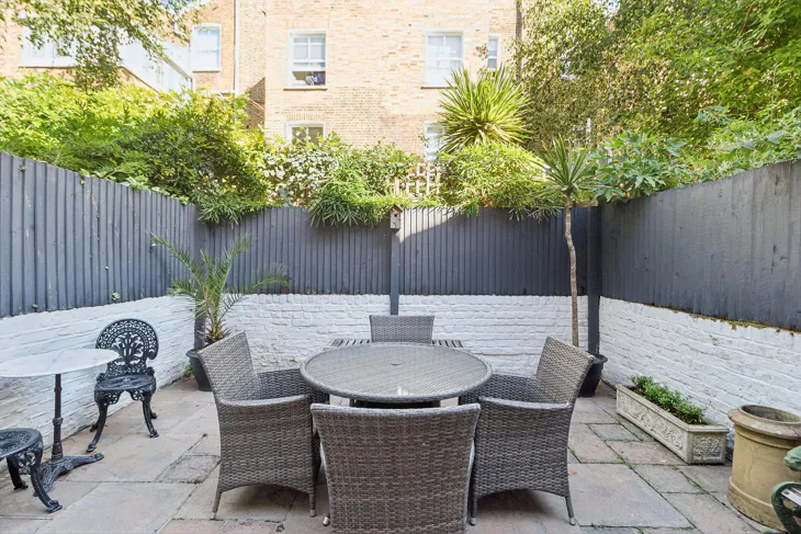 Flat Gunter Grove in Greater London