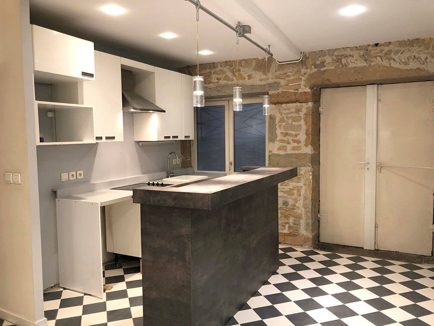 Flat Rue Sergent Blandan in Lyon