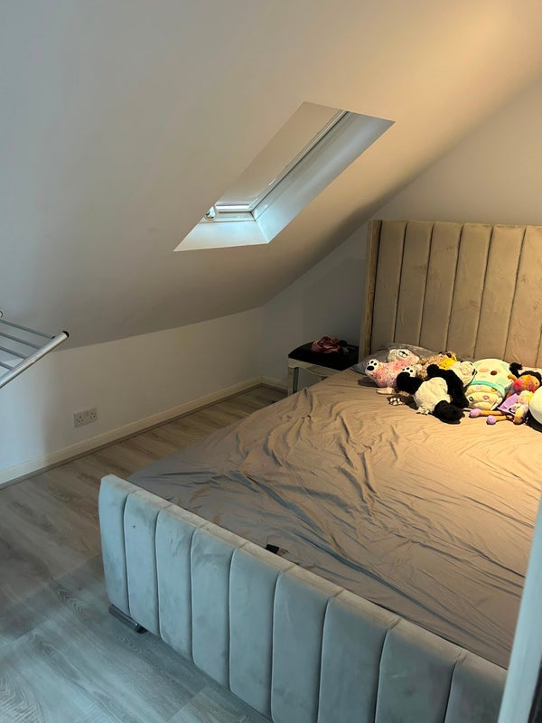 Room Sherwood Park Road in Greater London