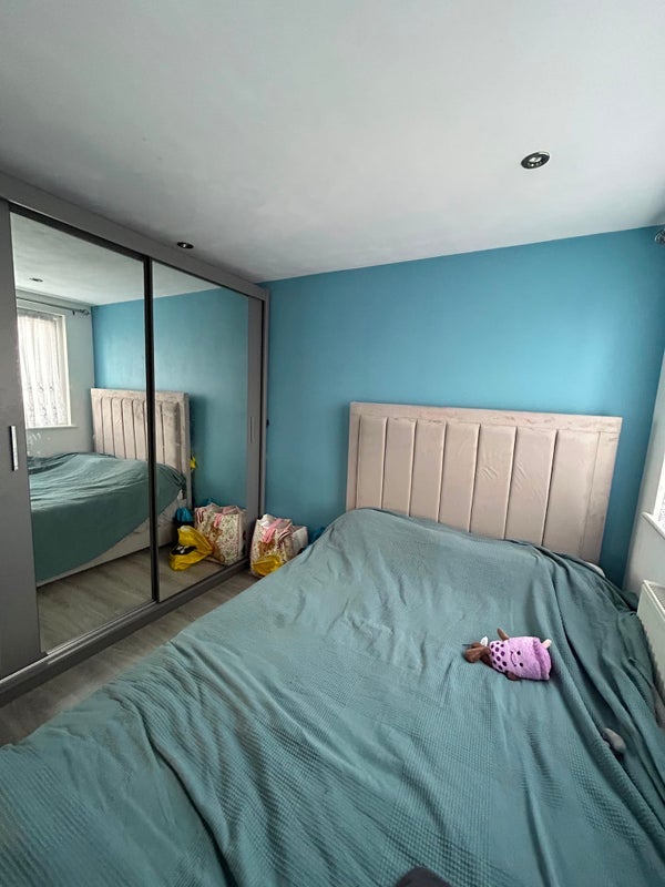 Room Sherwood Park Road in Greater London