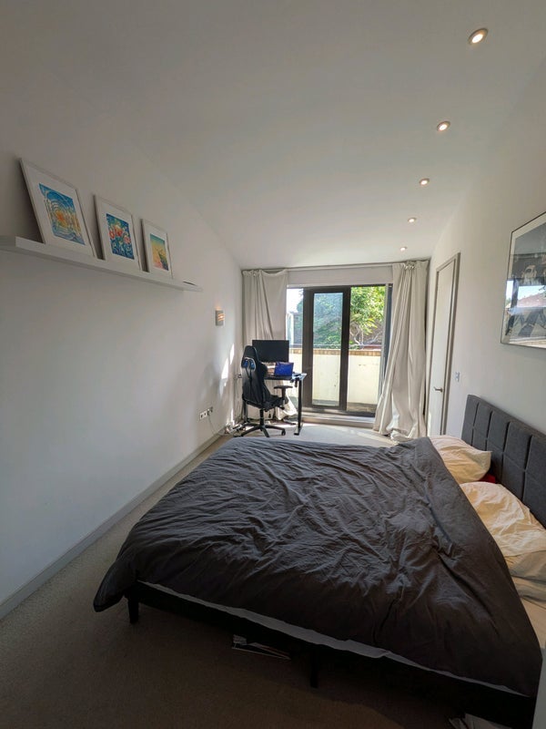 Room Lynton Road in Greater London