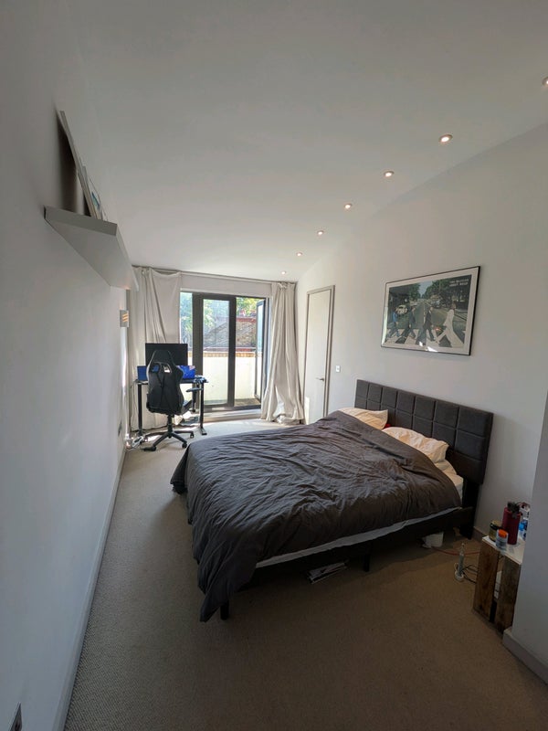 Room Lynton Road in Greater London