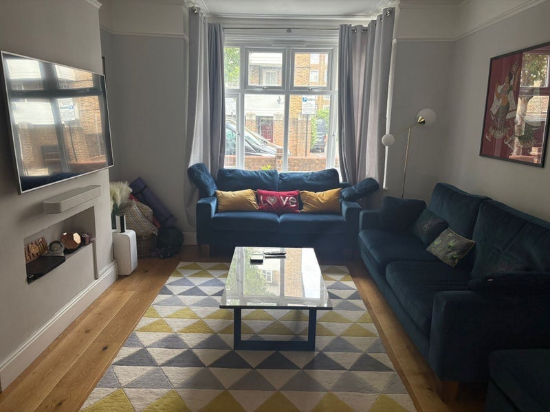 Room Biddestone Road in Greater London