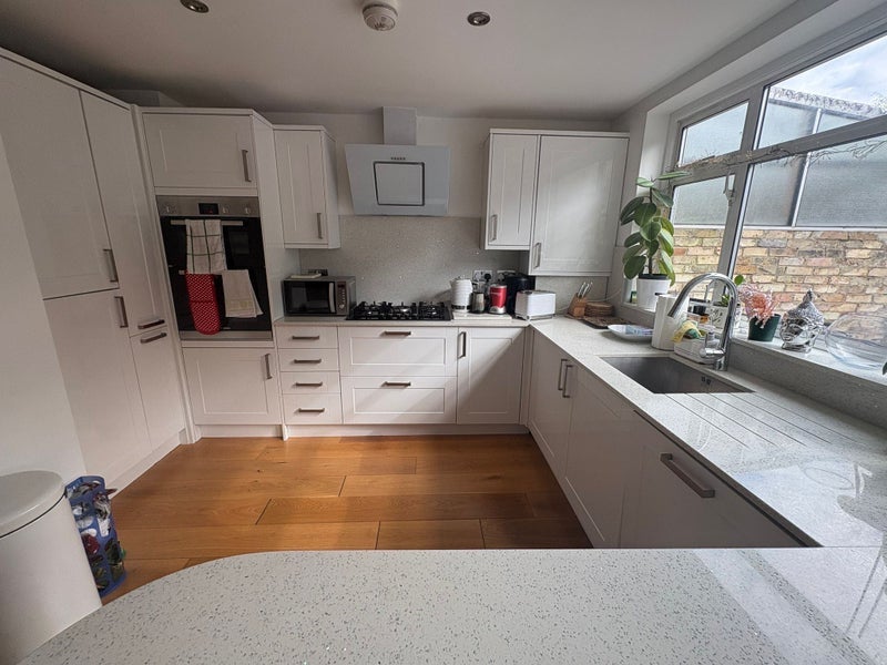 Room Biddestone Road in Greater London