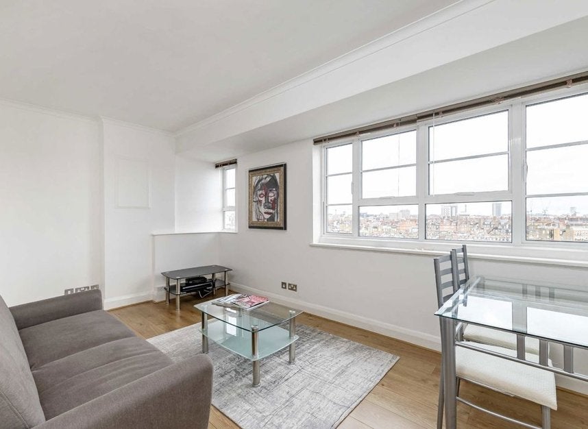 Flat Sloane Avenue in Greater London