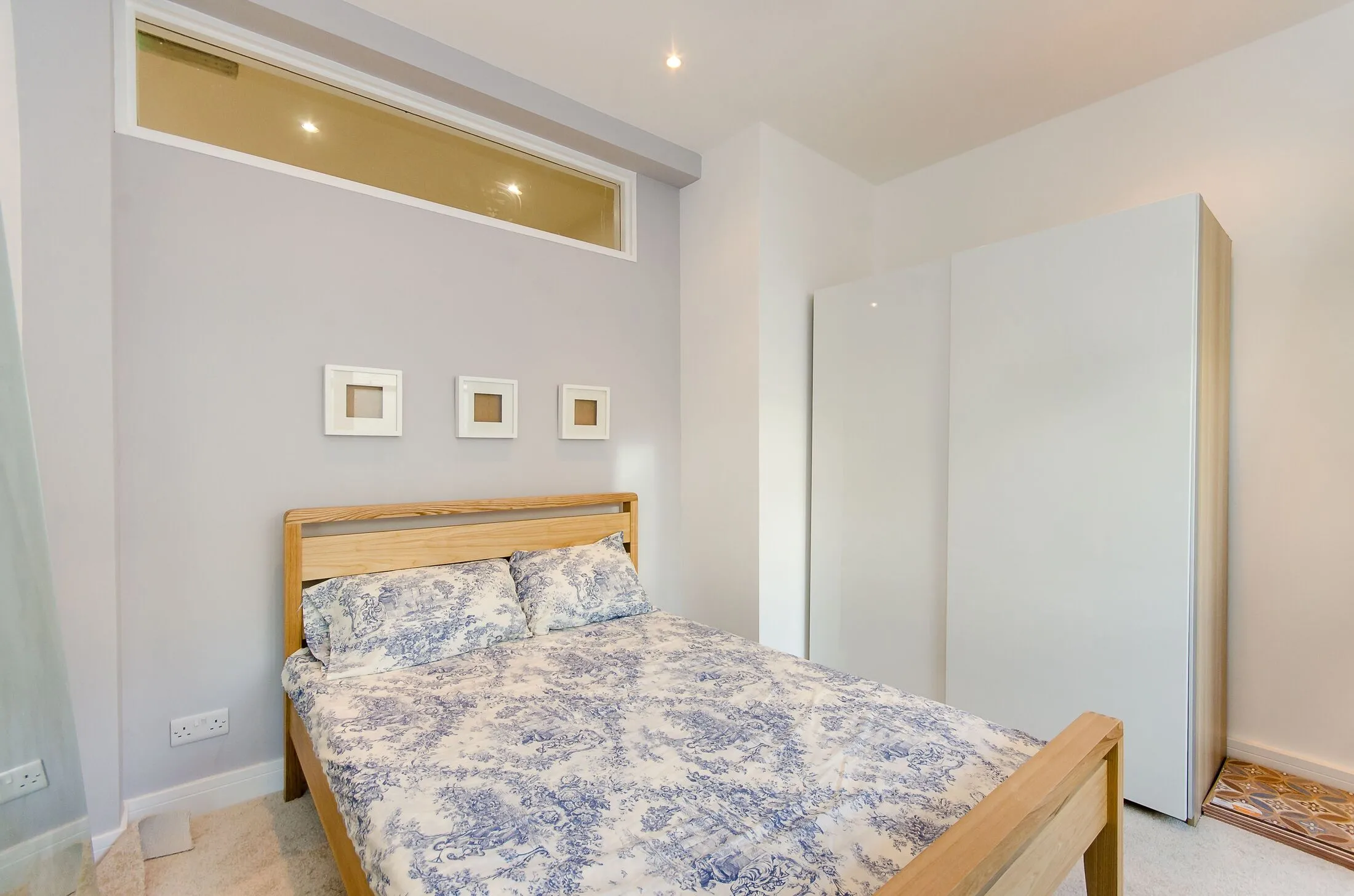 Flat Bective Place in Greater London