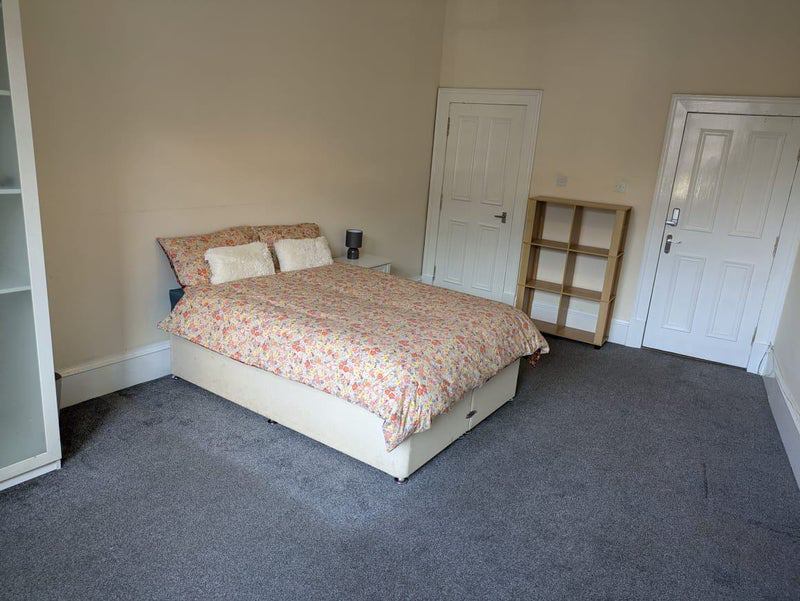 Flat Sauchiehall Street in Glasgow