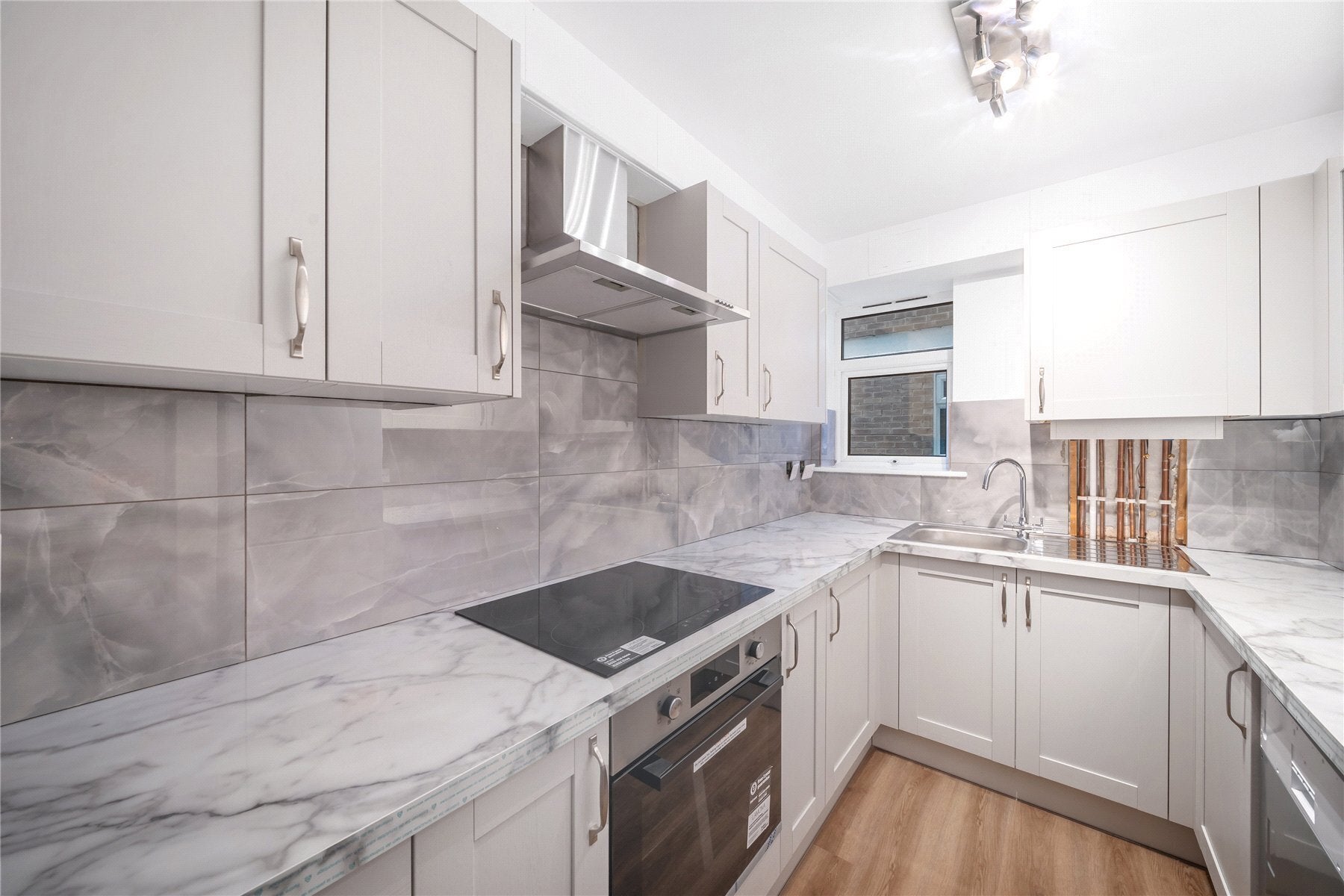 Flat Elsa Court in Greater London