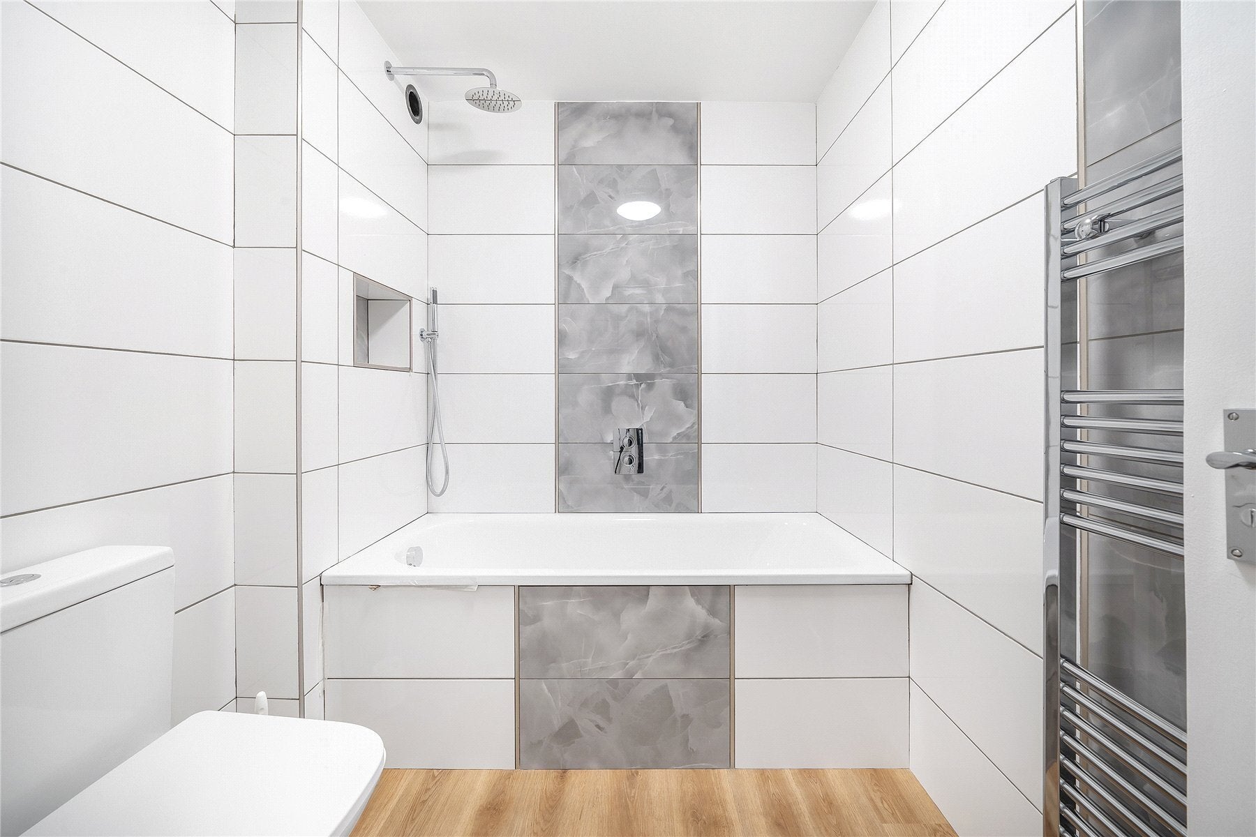 Flat Elsa Court in Greater London