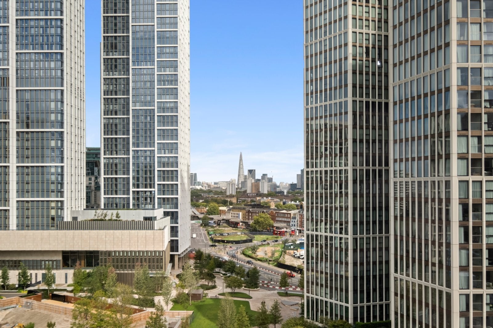 Flat Viaduct Gardens in Greater London