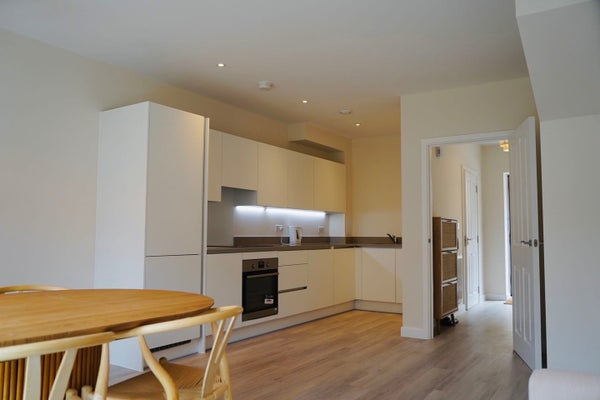 House Peartree Avenue in London