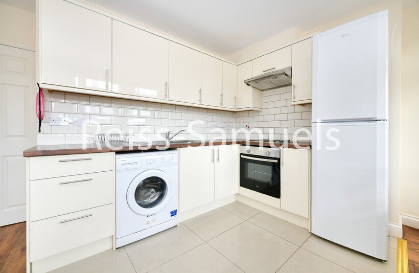 Flat Olney Road in Greater London