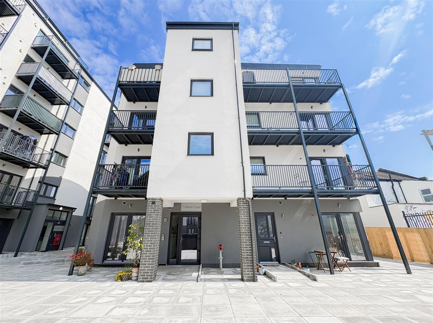 Flat Station Plaza in St Leonards