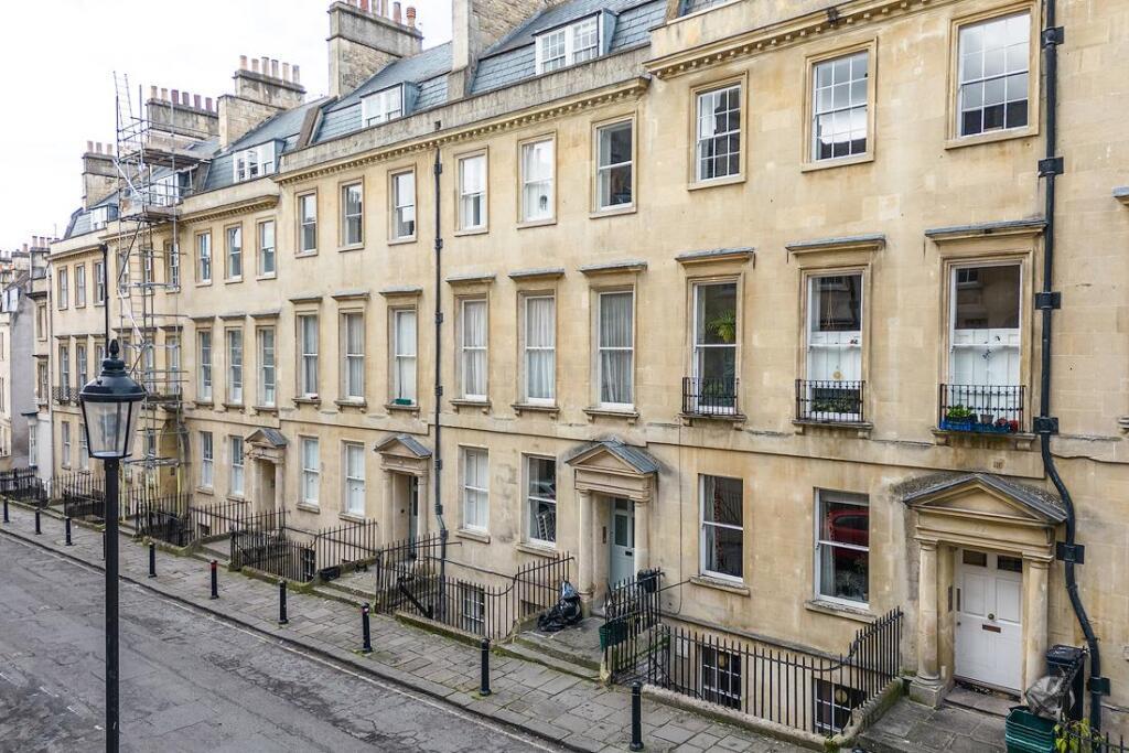 Flat Park Street in Bath