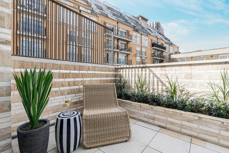 Flat Strutton Ground in City of Westminster