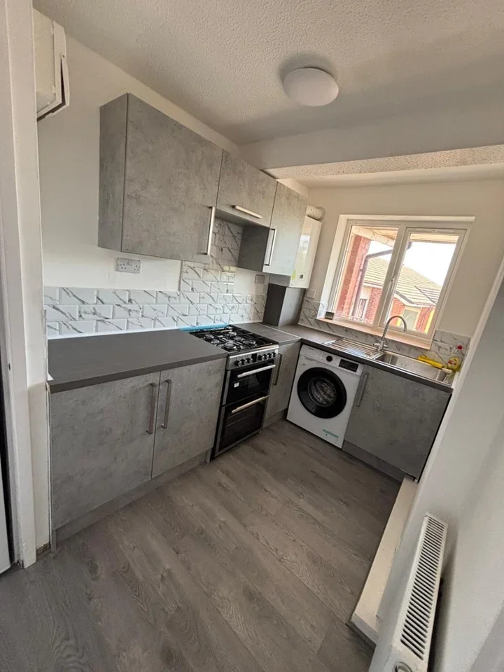Flat Regency Court in Bradford