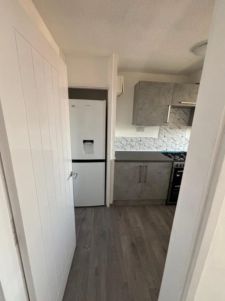 Flat Regency Court in Bradford